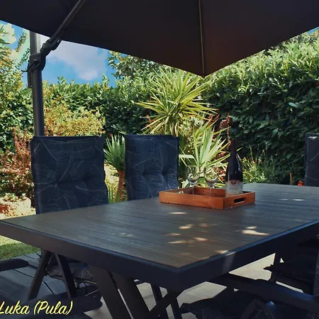 Modern And Elegant In A Quiet Part Of 公寓