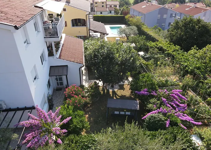 Modern And Elegant In A Quiet Part Of Διαμέρισμα Πούλα