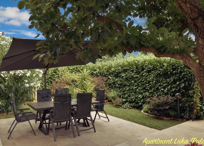 Modern And Elegant In A Quiet Part Of Διαμέρισμα *