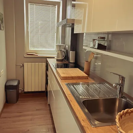 Modern And Elegant In A Quiet Part Of Пула