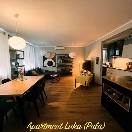 Апартаменти Modern And Elegant In A Quiet Part Of