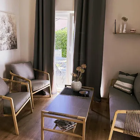 Modern And Elegant In A Quiet Part Of Pula