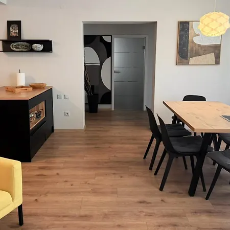 Modern And Elegant In A Quiet Part Of Appartement Pula