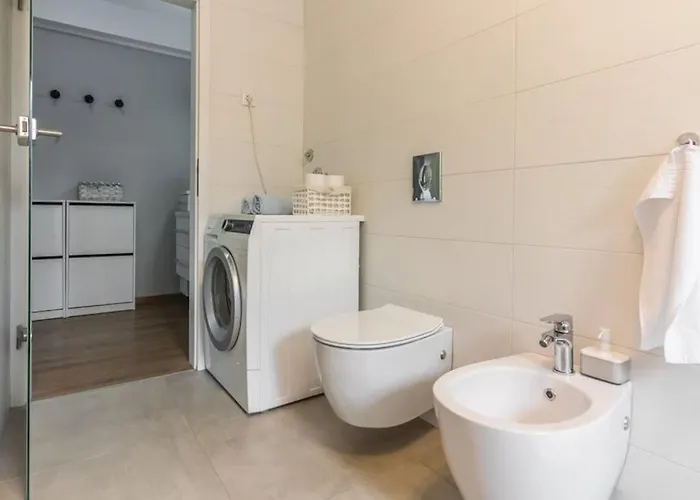 Modern And Elegant In A Quiet Part Of * Pula